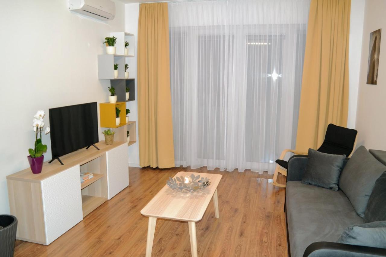 Riverside Apartman With Free Parking ジュール エクステリア 写真